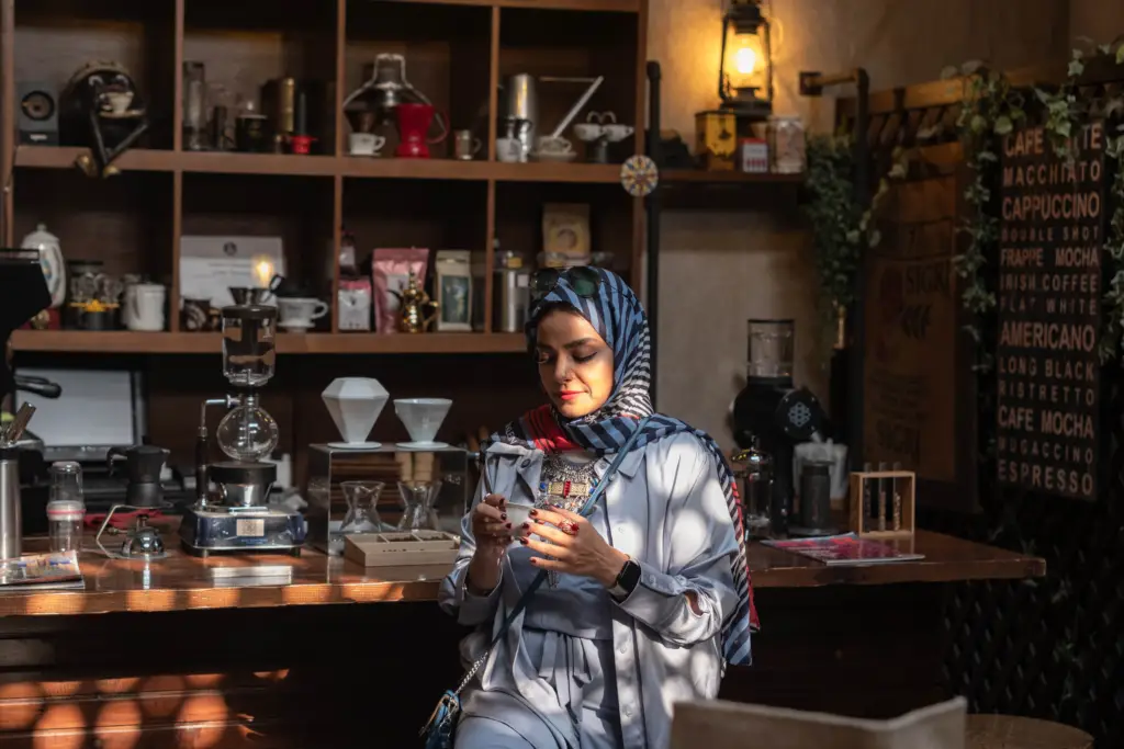 القهوة العلاجية: هل هي مستقبل الكافيين أم مجرد “تريند” تسويقي فى الإمارات؟